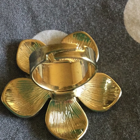 Ring - Picture 2 of 3